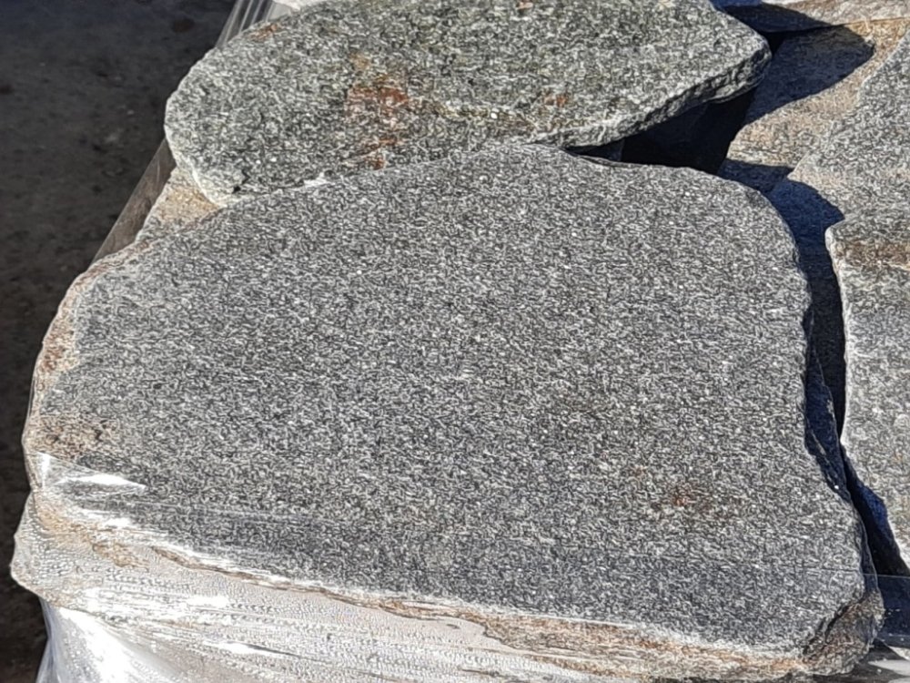 Златолит серебристый галтованный для фасада купить в Губахе