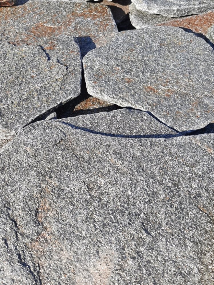 Златолит серебристый галтованный для лестниц купить в Губахе