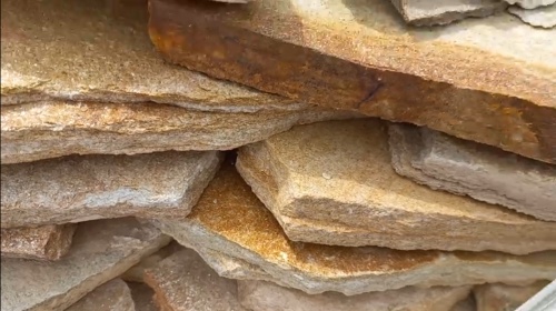 Плитняк златолит жёлтый золотистый для отмостки купить в Губахе