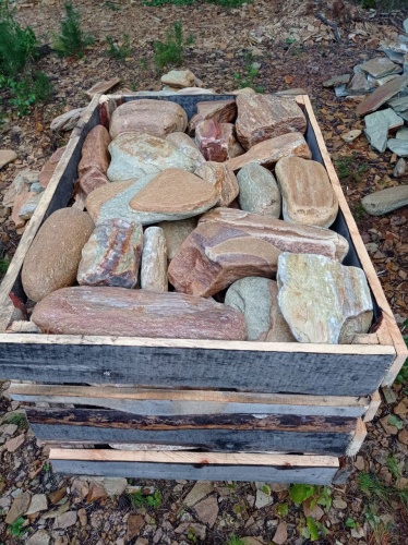 Златолит жёлтый, жёлто-зелёный глыбки и валуны для ланшафтного дизайна купить в Губахе