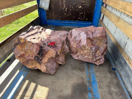 Ландшафтные глыбы красно-фиолетовые 200-1000 килограмм купить в Губахе