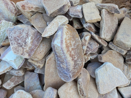 Златолит жёлтый, жёлто-зелёный глыбки и валуны для ланшафтного дизайна купить в Губахе