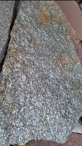 Плитняк златолит серебристый для цоколя, отмостки купить в Губахе