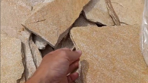 Плитняк златолит жёлтый золотистый для отмостки купить в Губахе