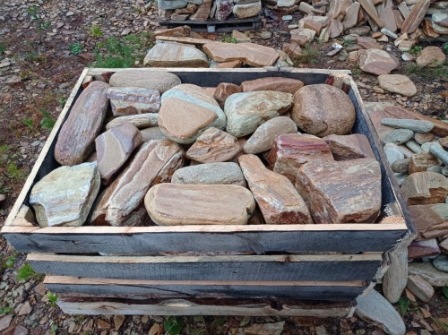 Златолит жёлтый, жёлто-зелёный глыбки и валуны для ланшафтного дизайна купить в Губахе