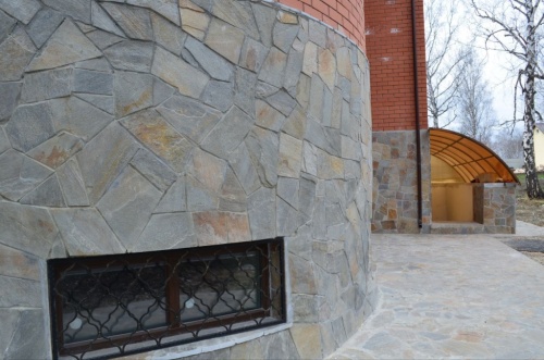 Плитняк златолит Уральский для цоколя, отмостки купить в Губахе